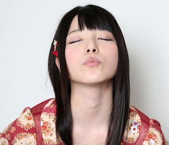 アダルト記事:語るべきモノが何も無い 上原愛 キス